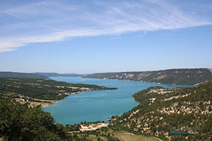 http://www.provenceweb.fr/grafiq/verdon/sainte-croix.jpg