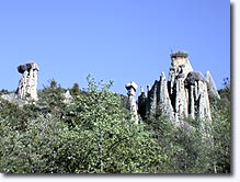 Pontis, les Demoiselles coiffées Pontis, les Demoiselles coiffées