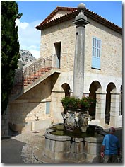 Gourdon - fontaine