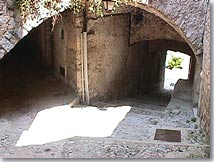 Peille - passages vo&ucirc;t&eacute;s