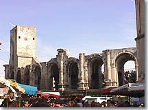 Autour des arènes pendant la Feria