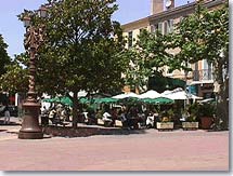 http://www.provenceweb.fr/grafiq/villes13/aubagne/terrasse3.jpg