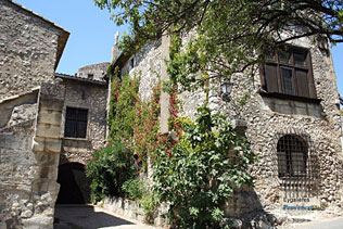 Eygalieres - 27 HQ Photos
