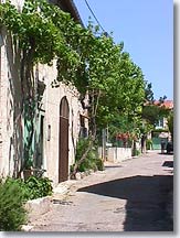 http://www.provenceweb.fr/grafiq/villes13/mouries/rue.jpg