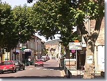 Le Puy Sainte R&eacute;parade : Rue