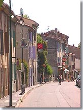 Le Puy Sainte R&eacute;parade : Rue