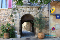 Cabasse sur Issole, medieval gate Cabasse sur Issole, medieval gate