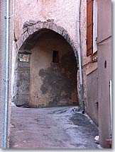 Figani&egrave;res - Porche vout&eacute;
