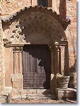 Olli&egrave;res - Porte de l'&eacute;glise