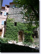Saint Julien le Montagnier - Maison en pierres