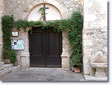 Tourrettes - Church door