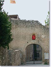 Cabrieres d'Avignon - Door