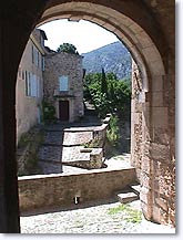 Maubec, calade