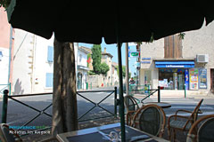 Morieres les Avignon, terrasse in restaurant