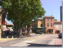 Saint Saturnin les Avignon - Place