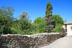 Mur de pierres à Artigues
