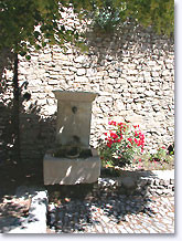 Fontaine à Montbrun les Bains