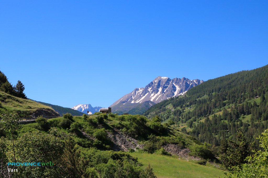 Sommets autour de Vars.