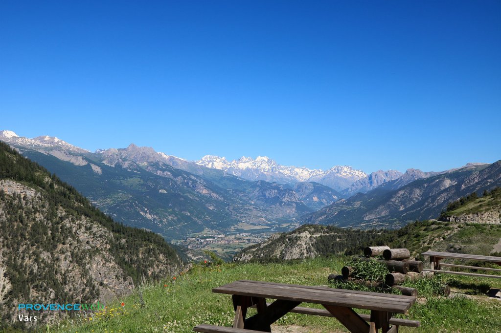 Vue sur les montagnes à Vars.