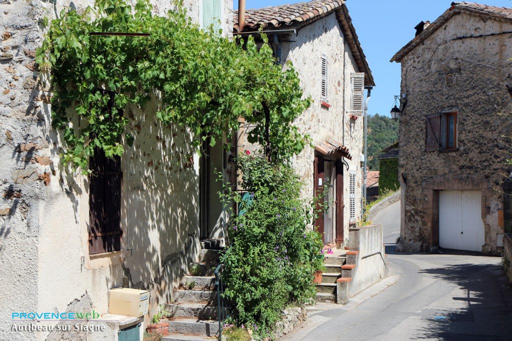 centre ancien d'Auribeau sur Siagne.
