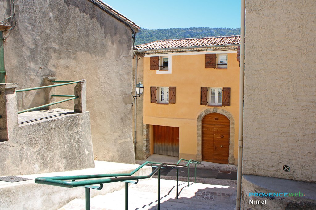 Escalier à Mimet.