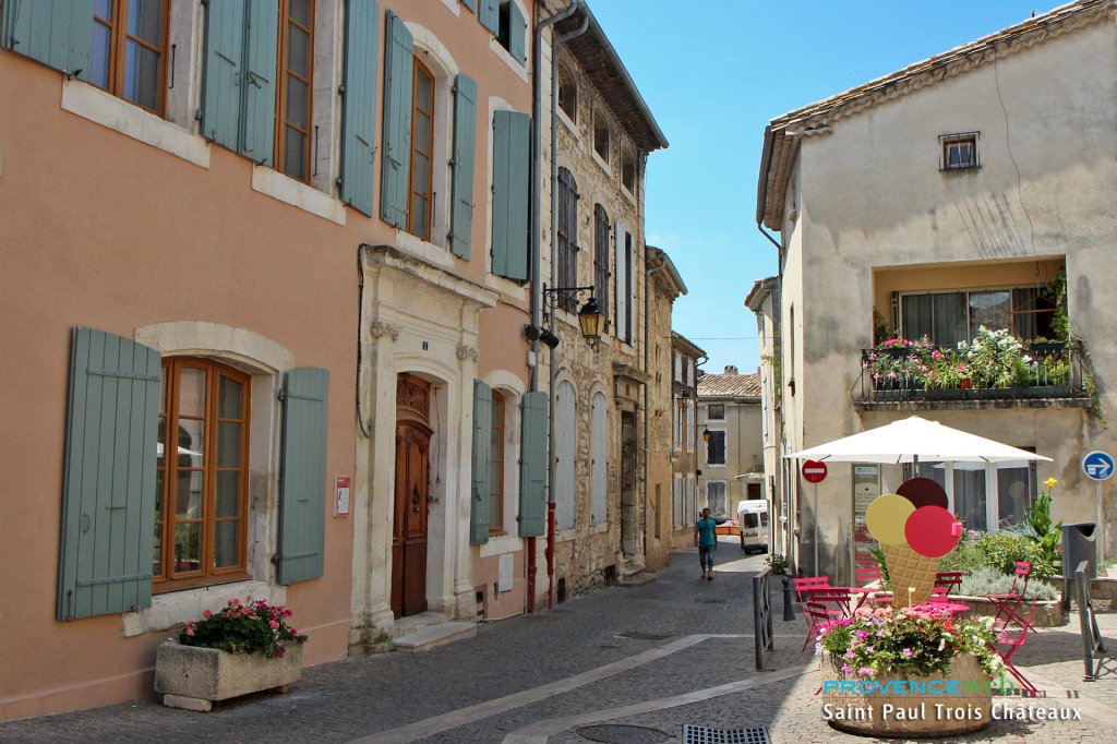 Saint Paul Trois Châteaux.