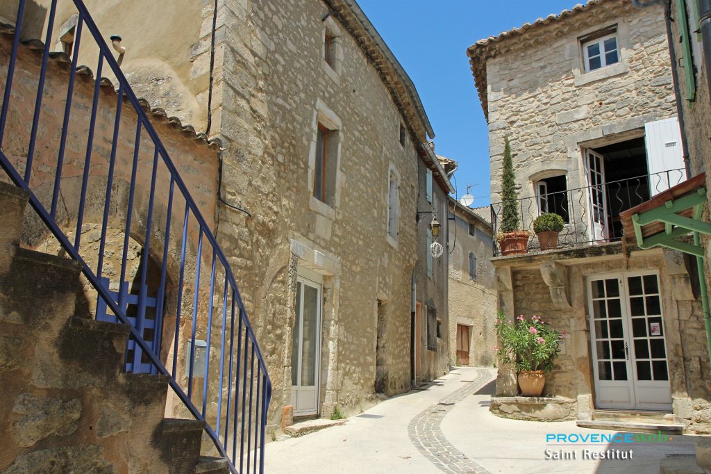 Village de Saint Restitut.