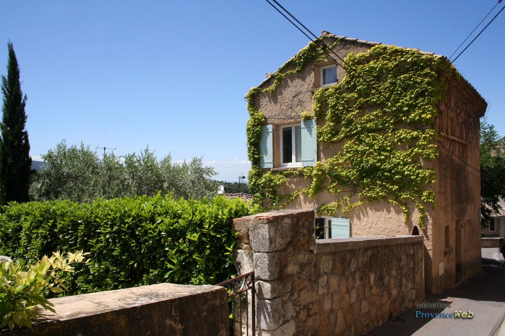 Charmante maison à Ménerbes.
