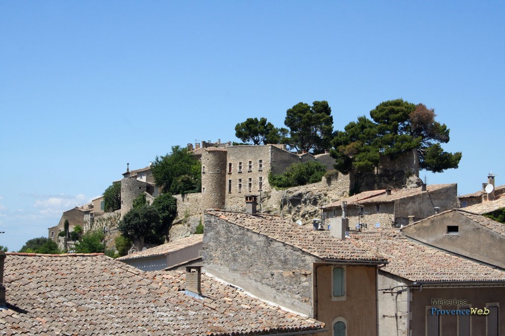 Ménerbes.