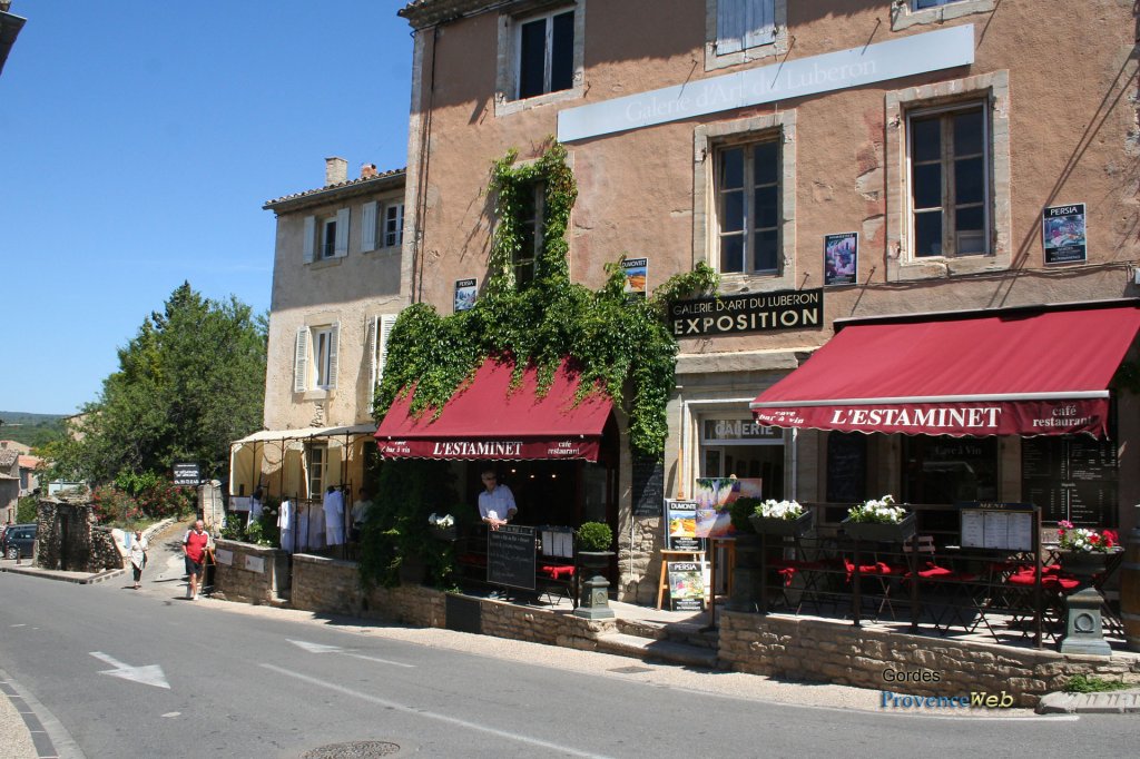 Restaurant à Gordes.