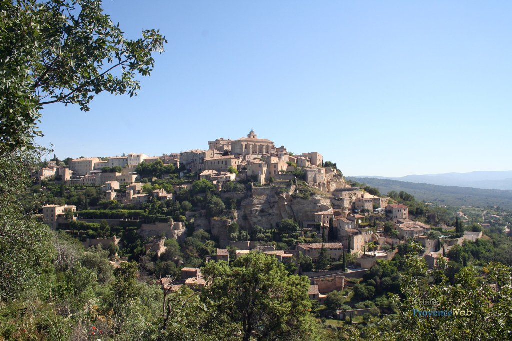 Vue du village de Gordes.