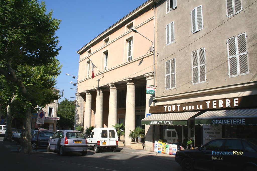 Mairie de Pertuis.