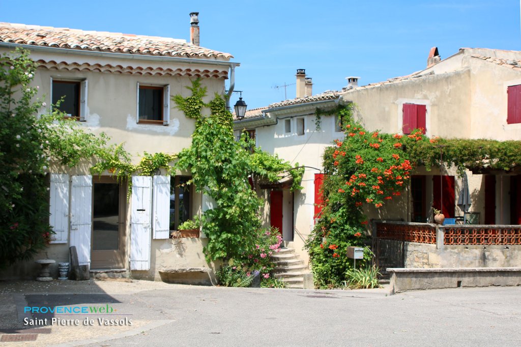 Saint Pierre de Vassols.