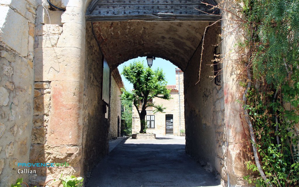 Passage voûté.