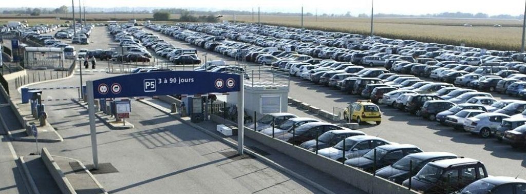 Parking de l'aéroport de Marseille.