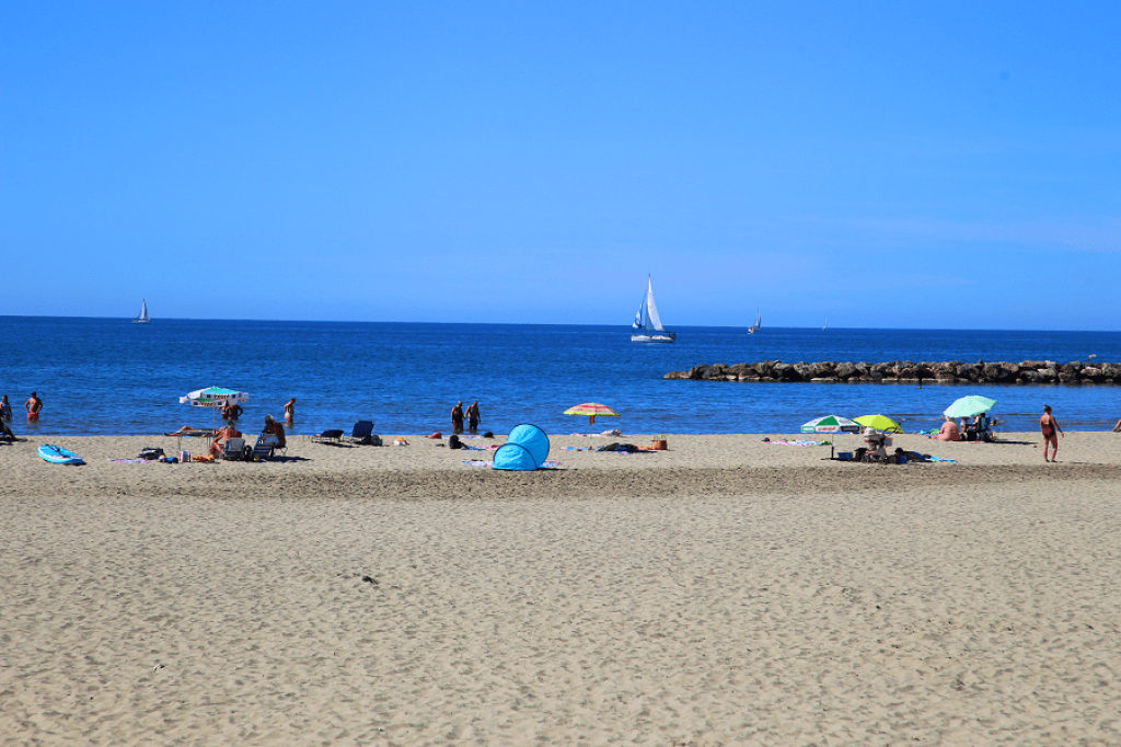 Jolie plage sur la Côte Améthyste.