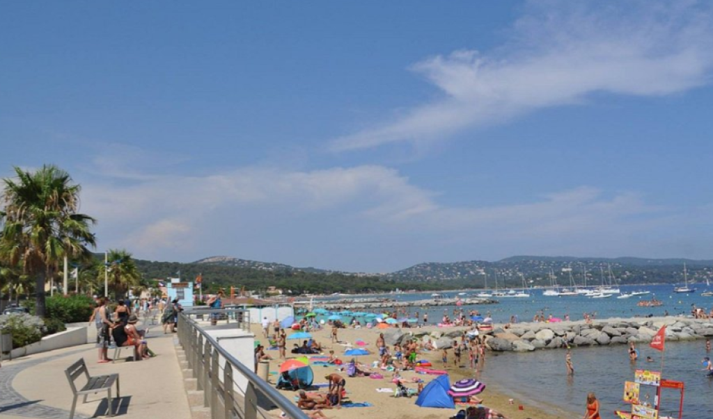 Plage du Centre à Cavalaire.