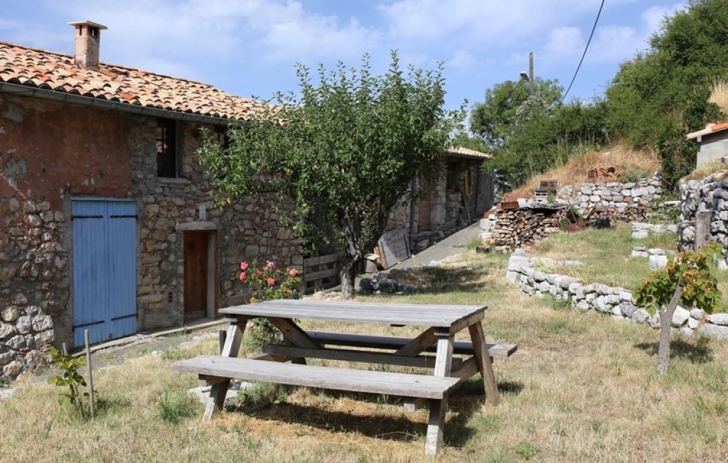 Fermes anciennes à Valavoire.