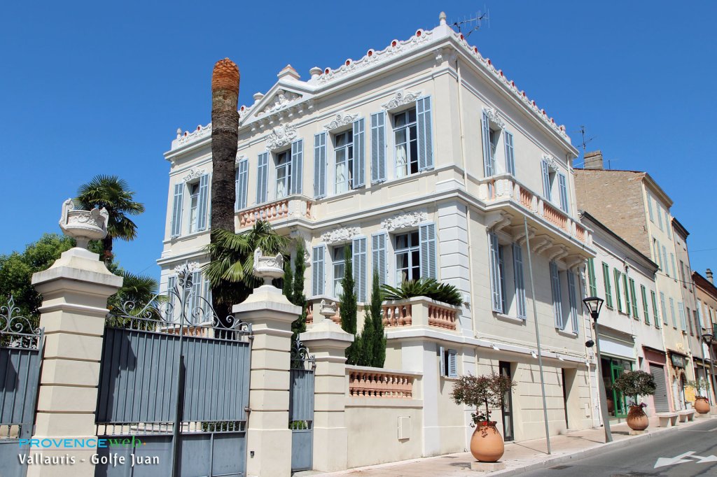 Belle maison.