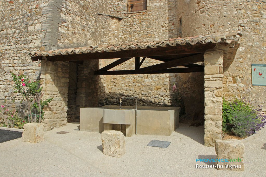 Lavoir ancien.