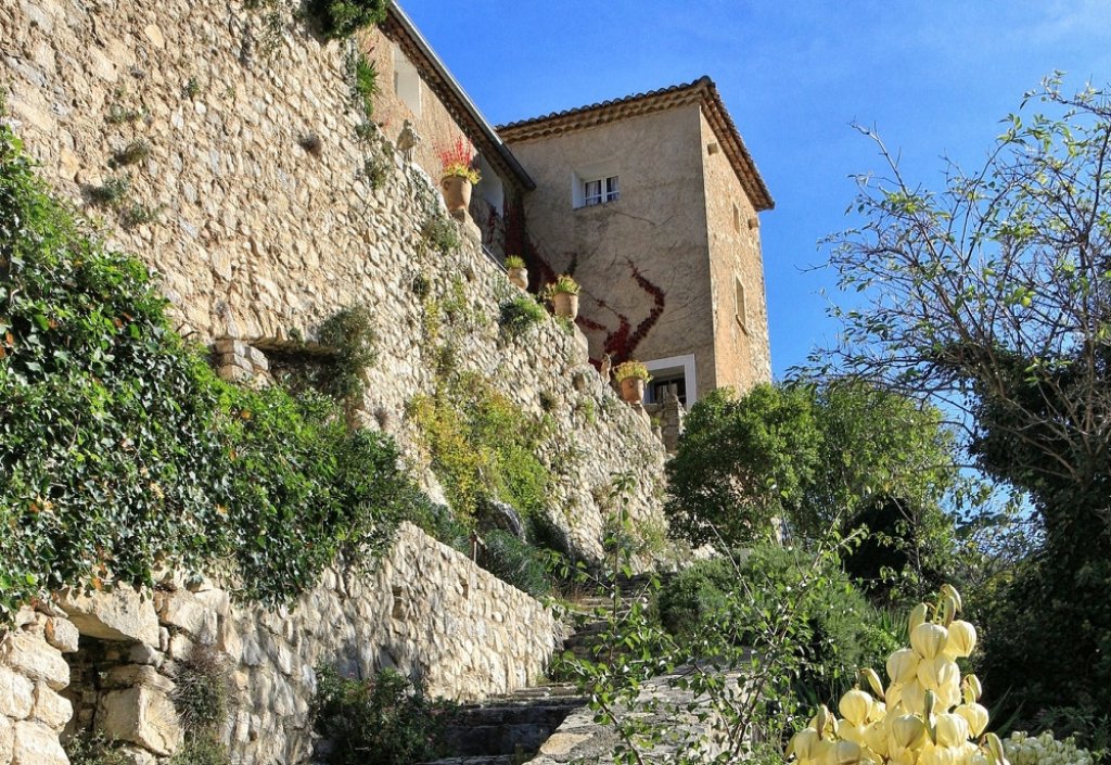 Ruelle à Brantes.