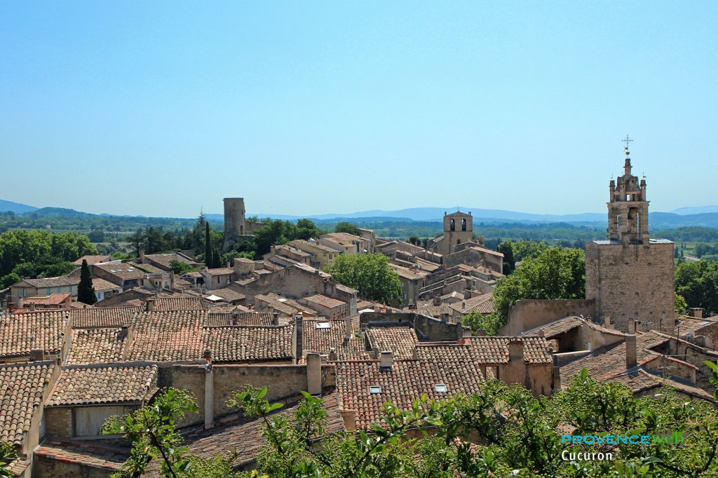 Cucuron dans le Lubéron.