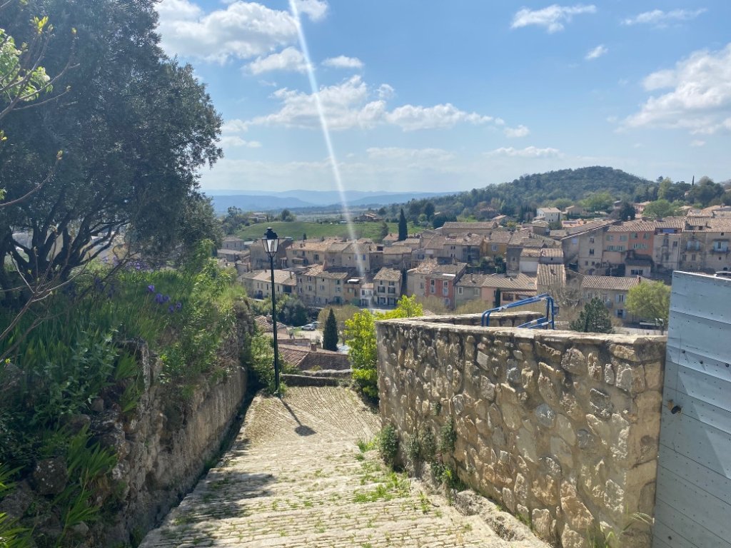 Vue sur Cabrières d'Aigues.