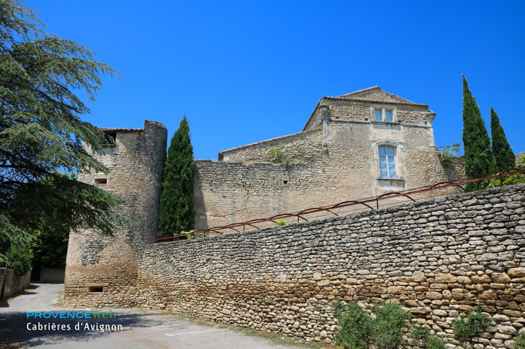 Mur d'enceinte.