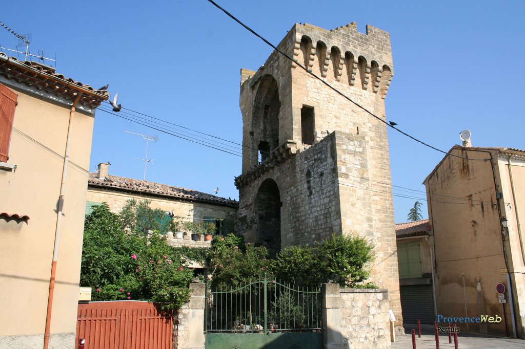 Tour Saint Jacqes à Pertuis.