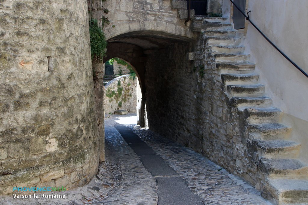 Passage voûté.