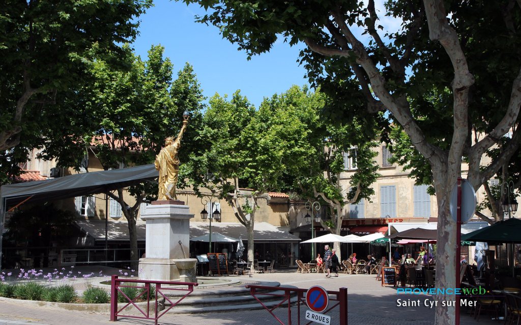 Saint Cyr sur Mer place.