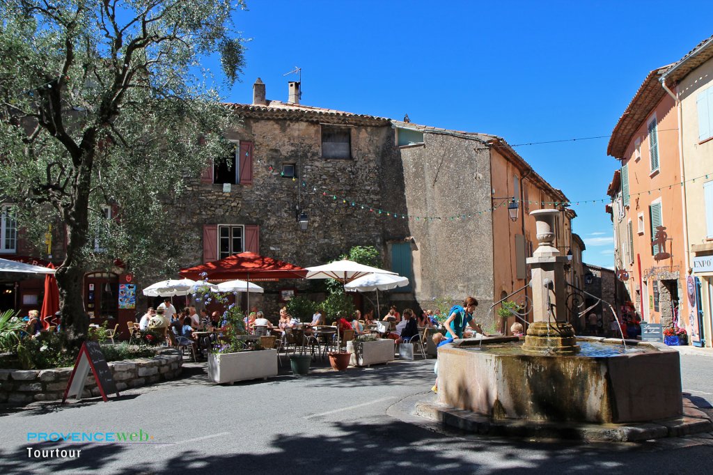 Tourtour dans le Var.