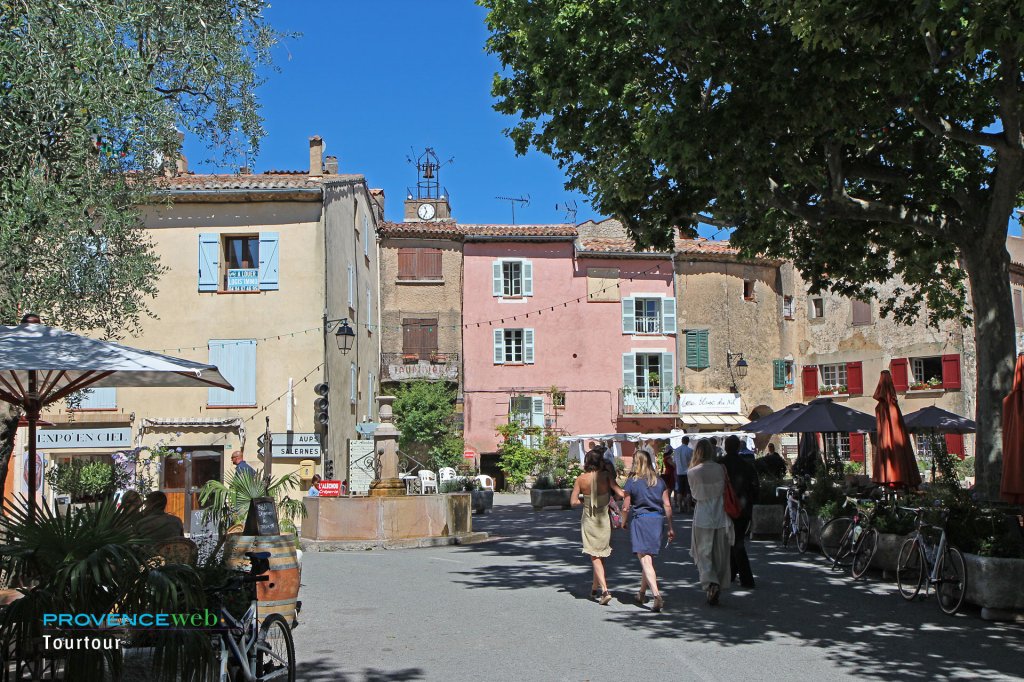 Restaurants à Tourtour.