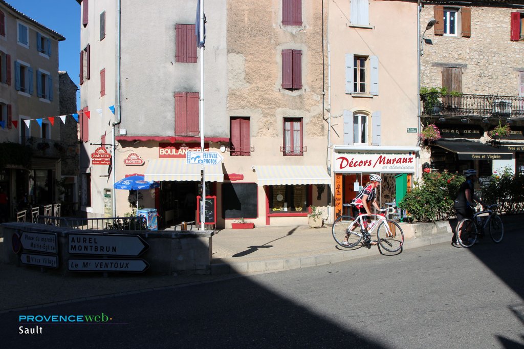 Rue centrale.